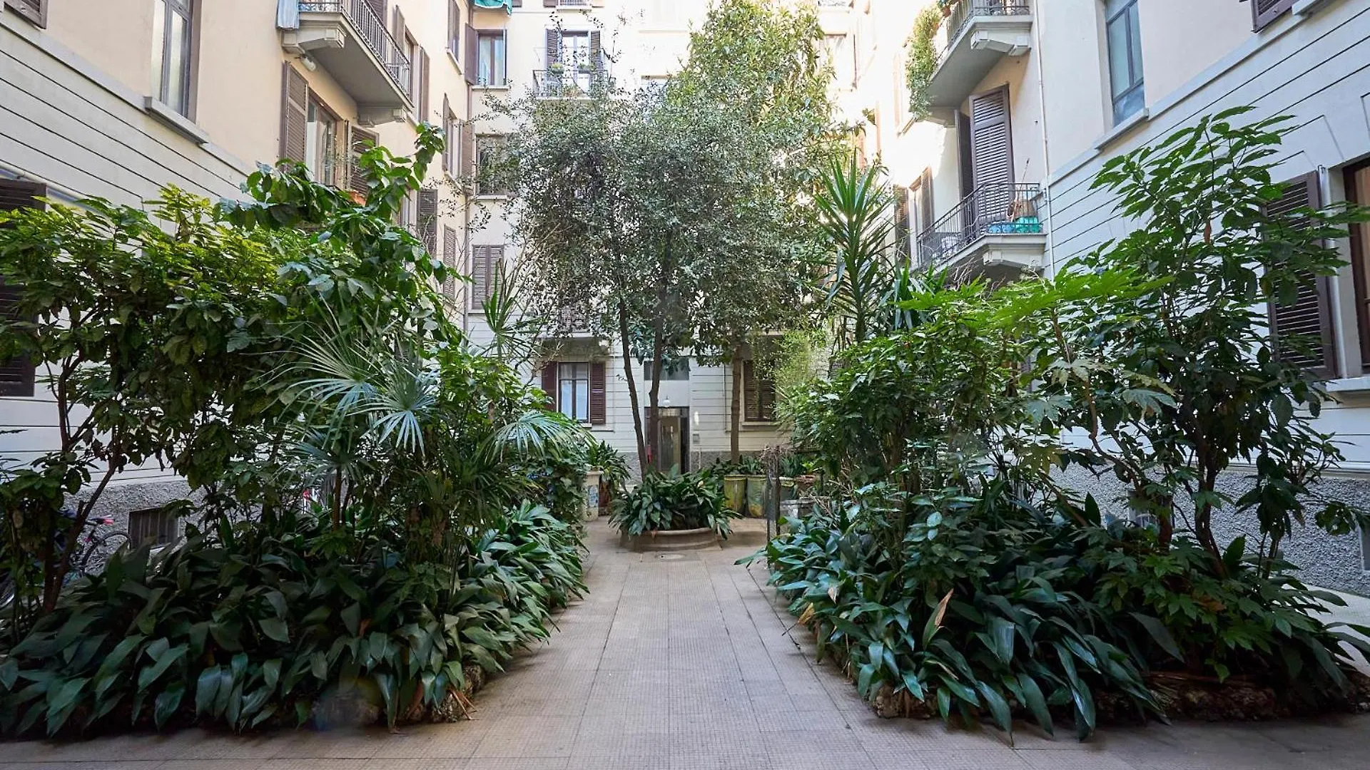 Vintage House - 2 Minutes Walk From Central Station Milan 0*,  Italy