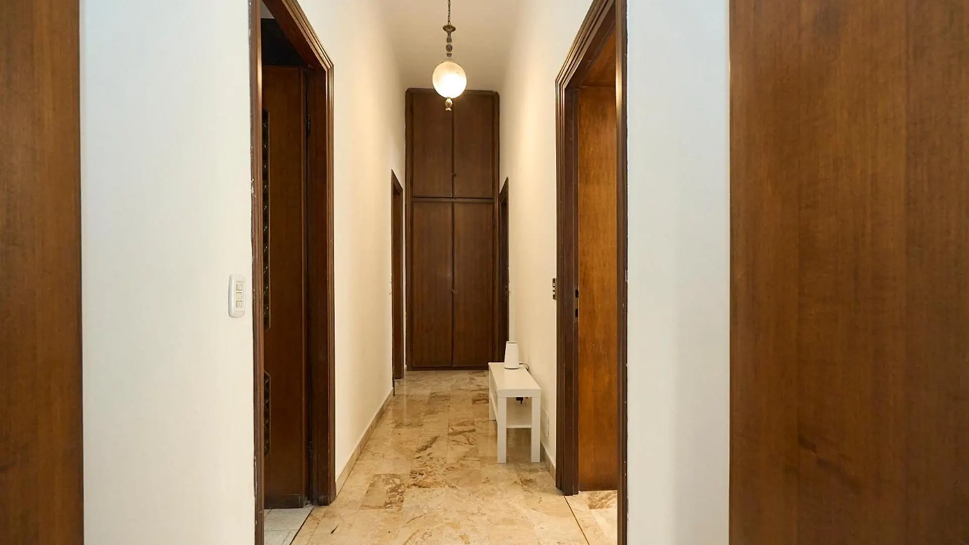 Vintage House - 2 Minutes Walk From Central Station Milan