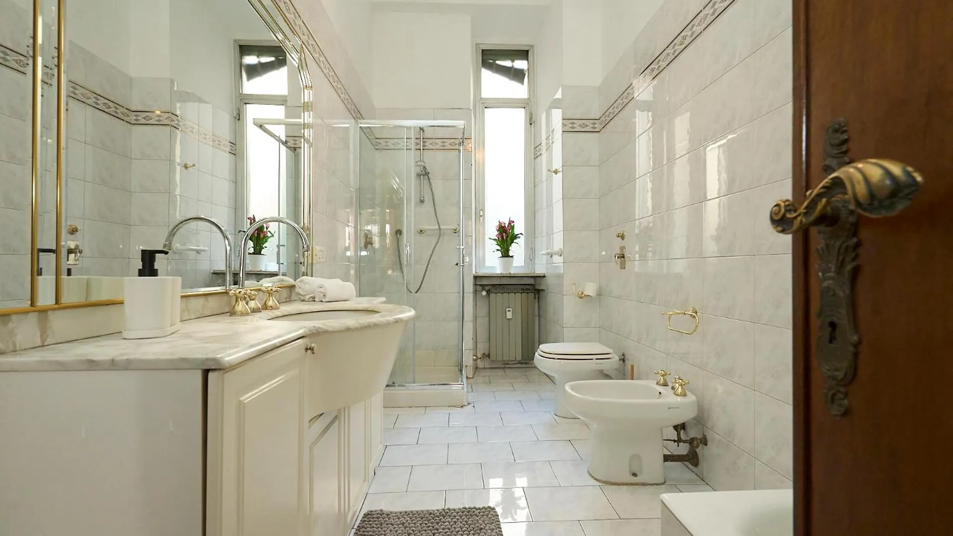 Vintage House - 2 Minutes Walk From Central Station Milan 0*,  Italy