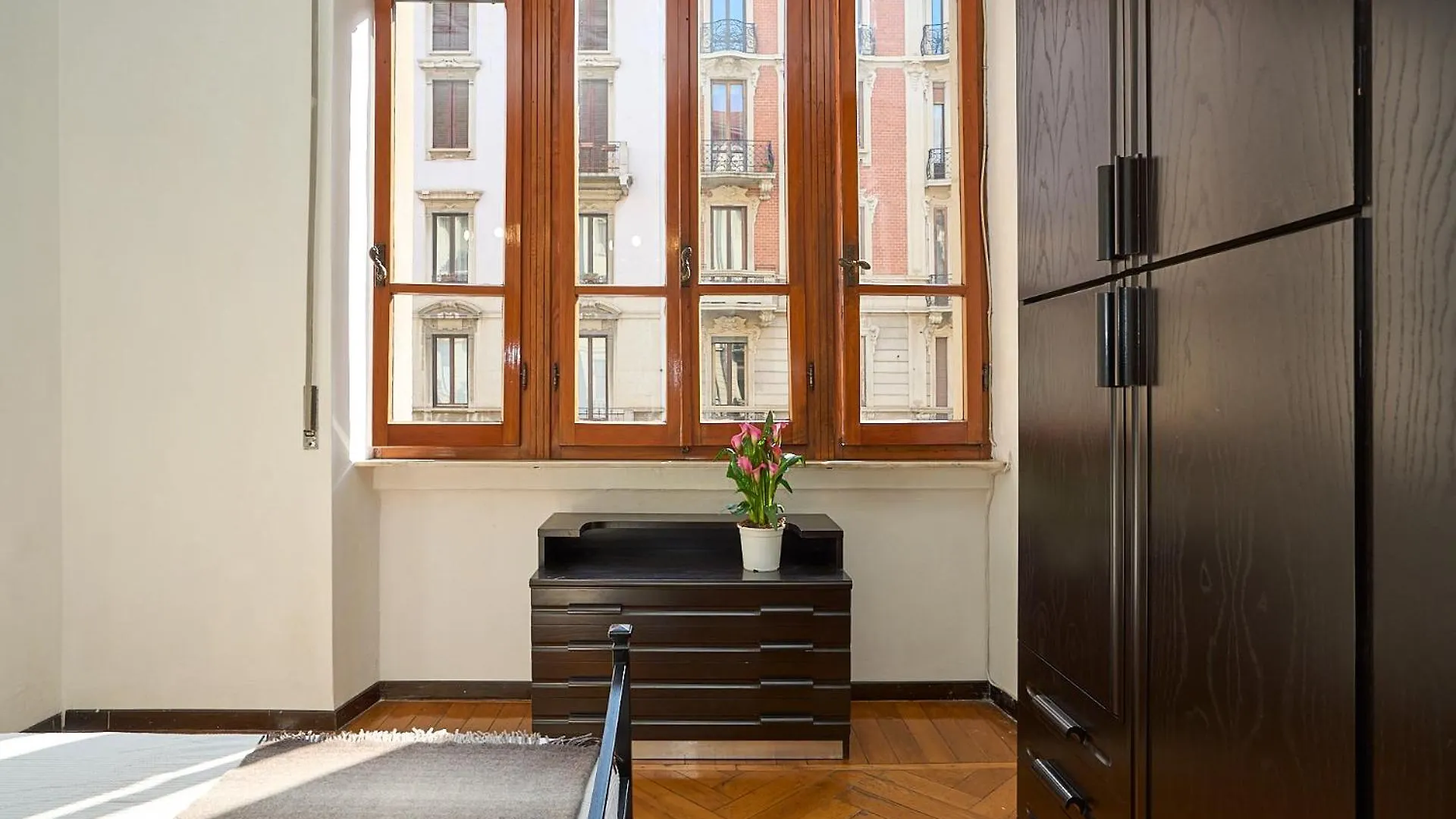 Vintage House - 2 Minutes Walk From Central Station Milan 0*,